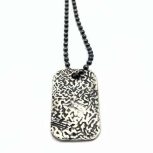 VIL011 – Sea Relief Tag Necklace